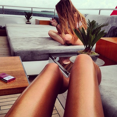 dontmakethisarapture:  ♣ Rosy blog out there ♣ 