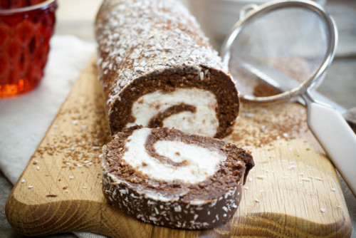 crueltyfreerecipes:Chocolate swiss rolls