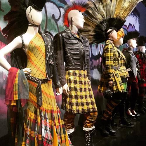 #jeanpaulgaultier #grandpalais #Paris #punk #mohawk #tartan (at Grand Palais Expo Jean Paul Gaultier