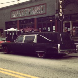 theimaginarytwin:  Looking for the #hearse