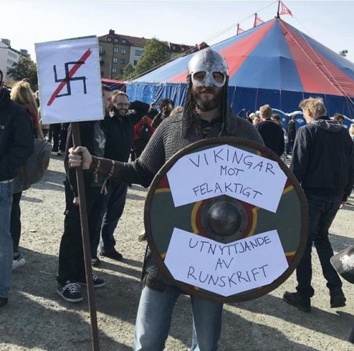 rudolf-rokkr:northern-seidmadr:petterwass:Best-dressed protestor att the anti-nazi/nazi rally in Got