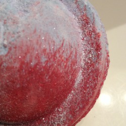 fruitbub:  this bath bomb is the prettiest~