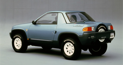 carsthatnevermadeit:  Nissan Judo 1987, a compact SUV concept with a sliding roof turning the car into a targa top wagon as the roof was pushed back 