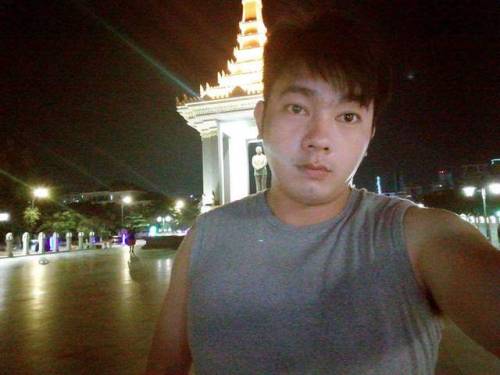 bulubull: Vandy so go to stream in Phnom Penh alone go to eat bros again in pp calling boy let&rsquo