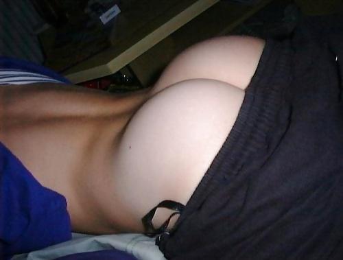texasfratboy:  yummy white bubble butt!! . .