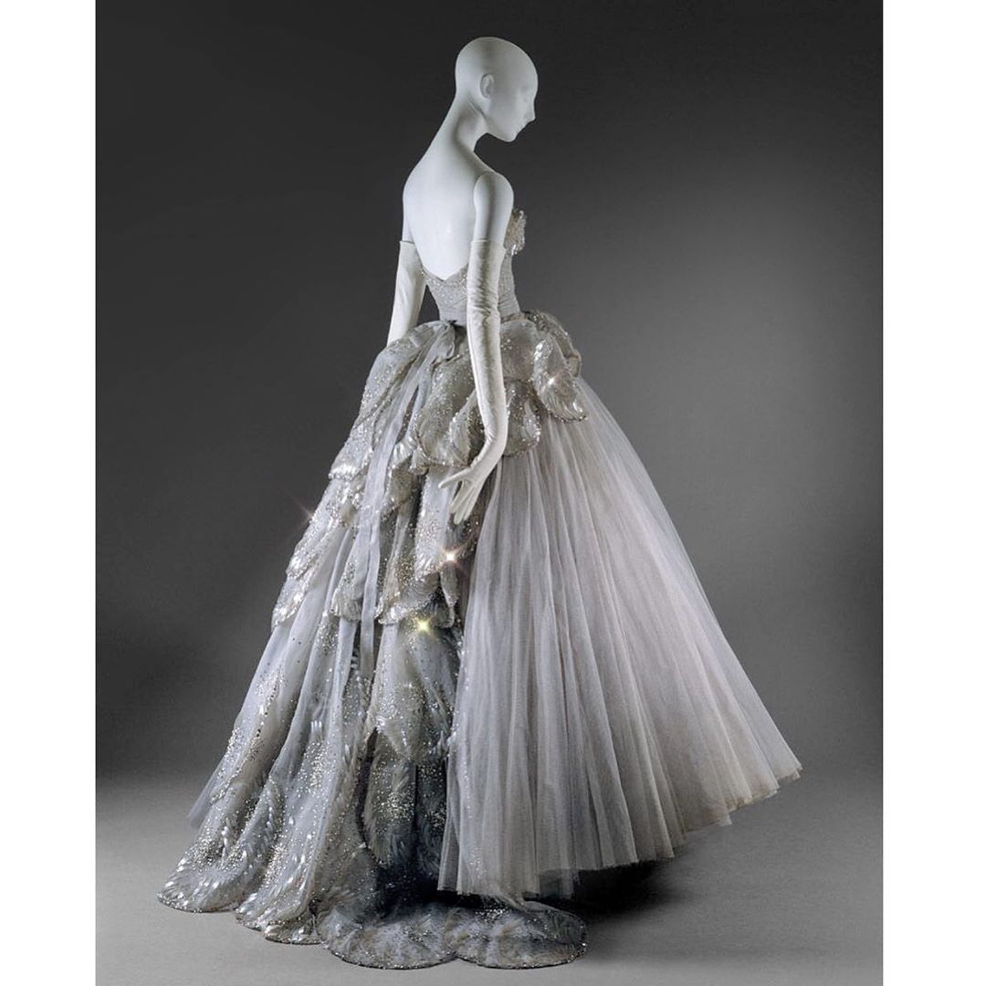 Defunct Fashion Christian Dior Venus 1949 Joyeux Defunct Fashion Christian Dior Venus 1949 Joyeux