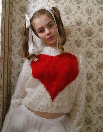 coquettefashion:   Heart Print Sweater