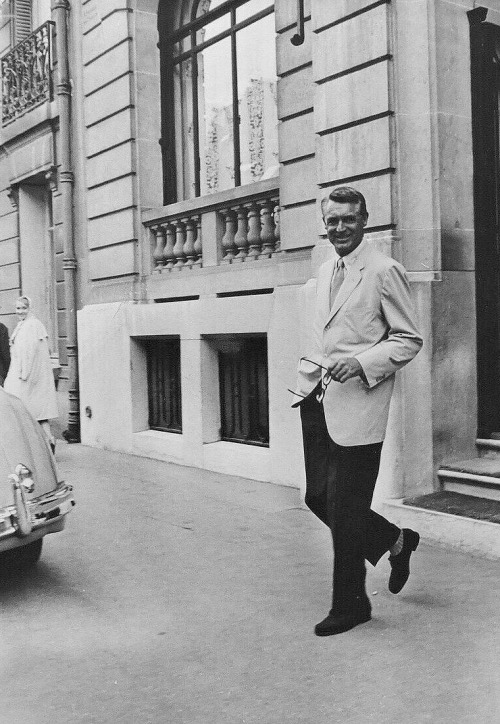 archiesleach:Cary Grant photographed in Paris by  Ladislas-de-Csabay, 1960s.