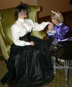 sissy-caroline:  Very obedient sissy