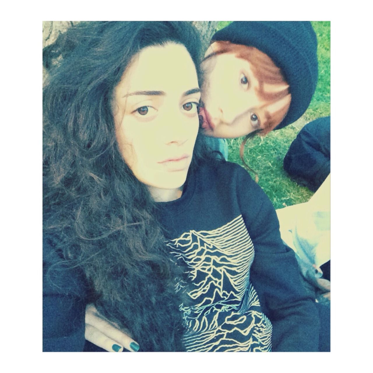 adorablelesbiancouples:  http://gayaliensfromspace.tumblr.com/