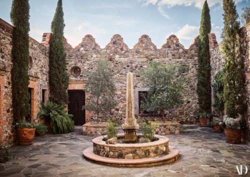 Designer Michelle Nussbaumer’s getaway in San Miguel de Allende, Mexico | Architectural Digest · Dou