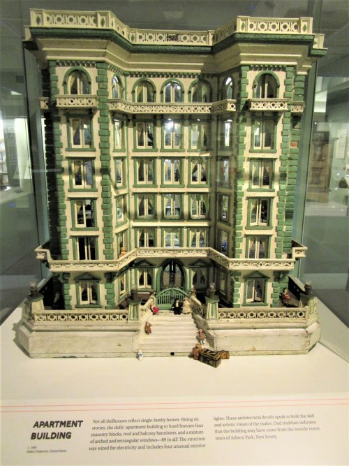 charlesreeza:Apartment Building Dollhouse, c. 1900, maker unknownThe National Museum of Toys and Min