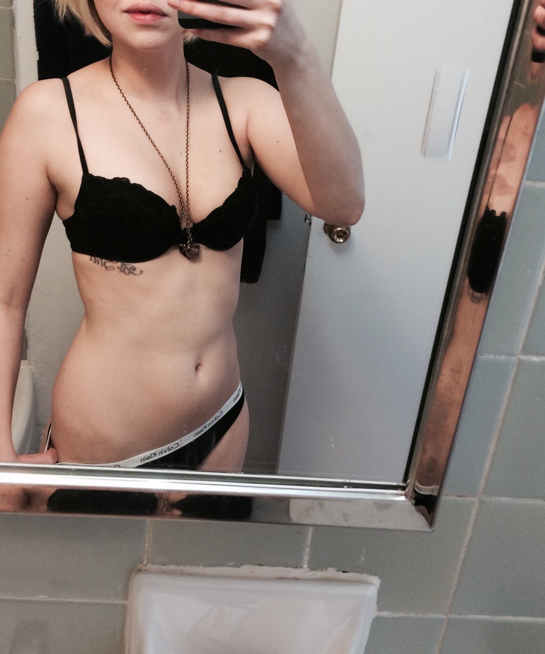 What can I say? I&rsquo;m a sucker for mirror selfies.