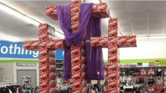 toopunktofuck: tenorphobic:  dreamofhircine:  gorps:  happy easter from the united states :)  what is going on in America   I…? No???? Is this a regular occurrence???   Bitch Ive never even seen this shit in new jersey don’t lump us in w your HELL