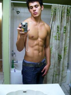 teenboys-shirtless:  sexy guy pics, hot guys,