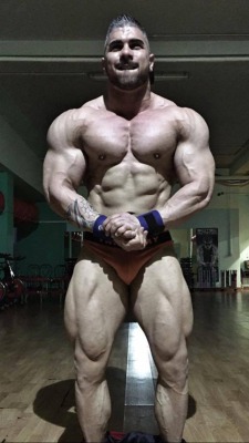 Lover of huge muscle