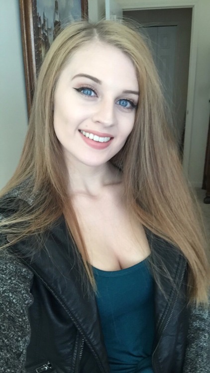 basicallyhorny:  some lame ass on here said I had a weird smile so of course stubborn ole me is gonna post a flick of me smilin’ all cute 🙃😚  Gorgeous