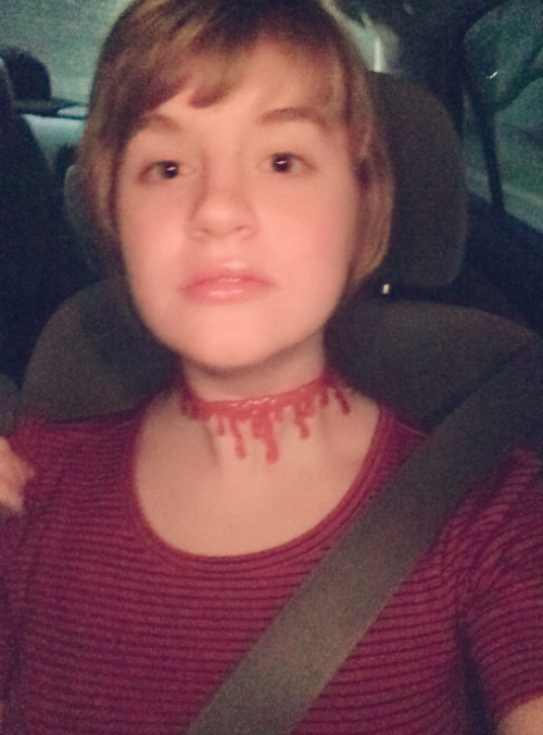 vampireapologist:I got my bangs trimmed (finally), bought this ridiculous gel choker in the hallowee