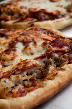 verticalfood:  Pizza ( By Mike)