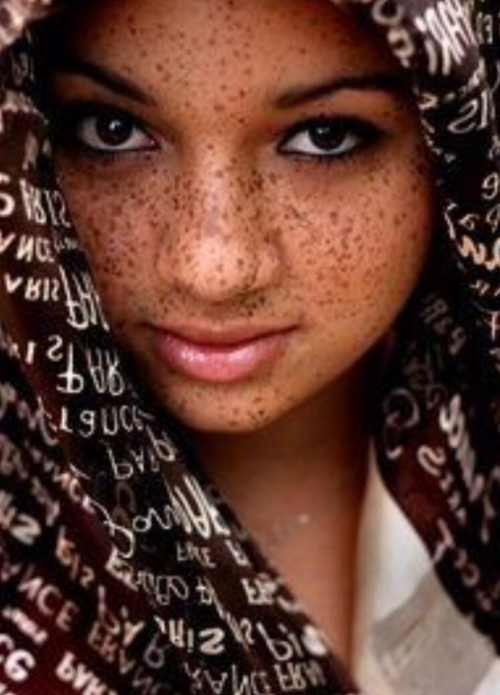 the-real-eye-to-see: Beautiful women of color with freckles! weaknesses~ <3