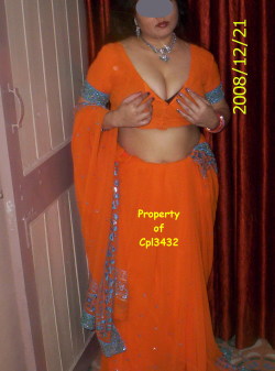 iloveindianwomen:  Bhabhi in Red Shows Ass