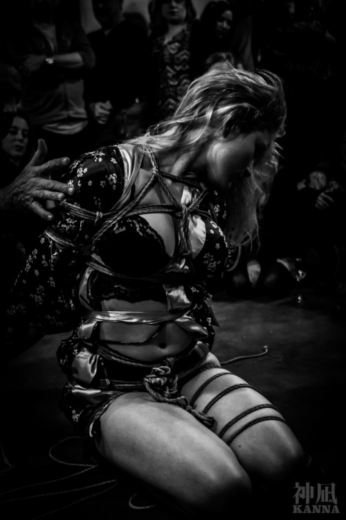 123avalon:  Art Gallery performance, Melbourne - Model: Jenna - Rope: Avalon - Photo: Nawashi Kanna 