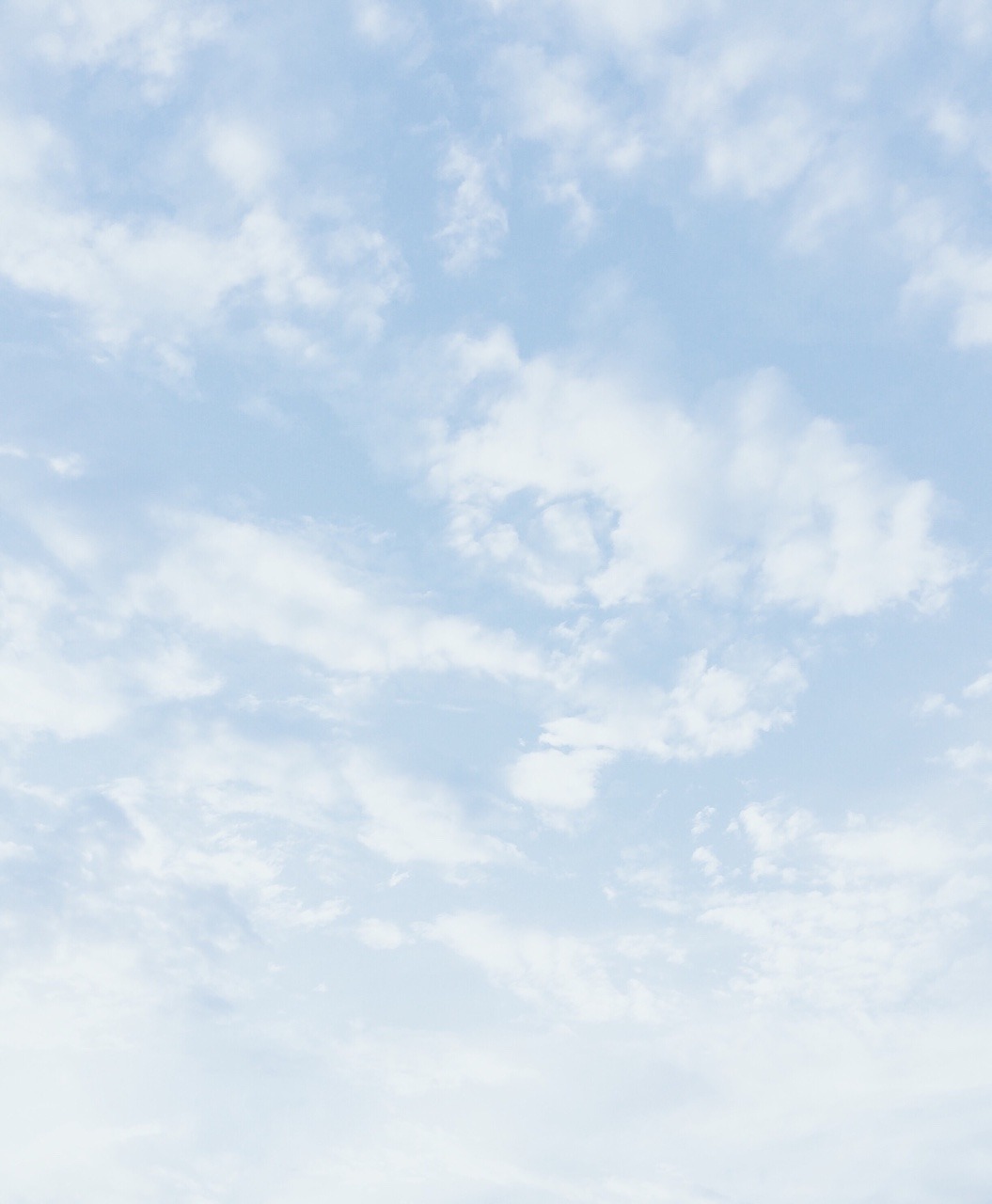 yunaea:  3_800 iphone photos ☁️ 