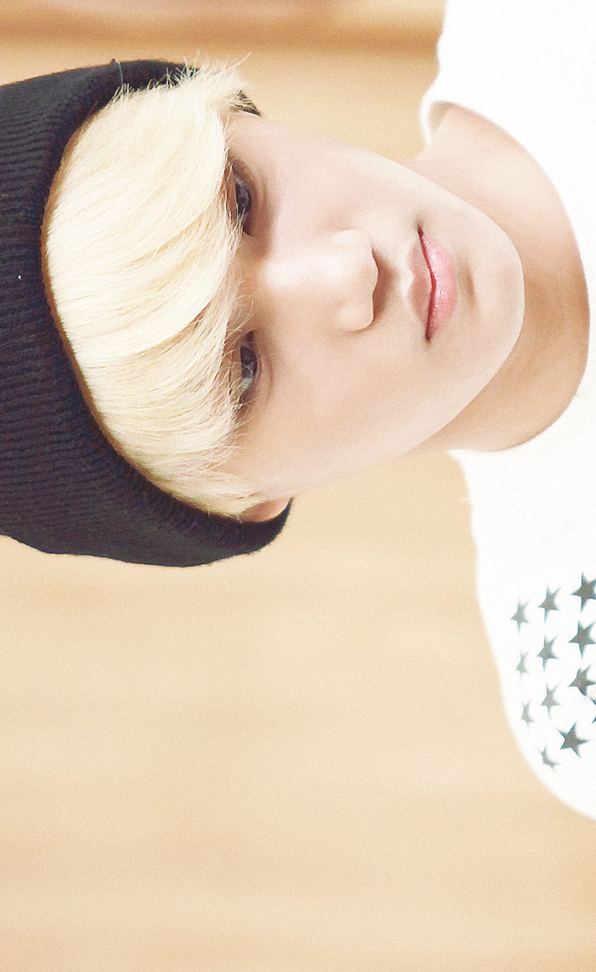 94950239:  Jongin Blonde Spam 4/- © 