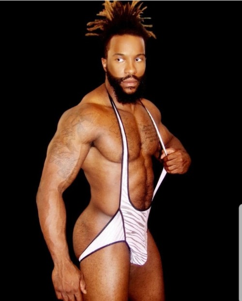 titaniumtopper:  chibruhman1963:THICK MUSCULAR BEEF CAKES https://titaniumtopper.tumblr.com/archive