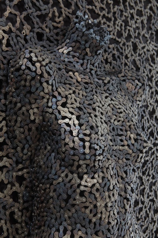 fuzzyimages:  fem-arts:  Sculptures Made from Bicycle Chains Seo Young Deok   Woah.