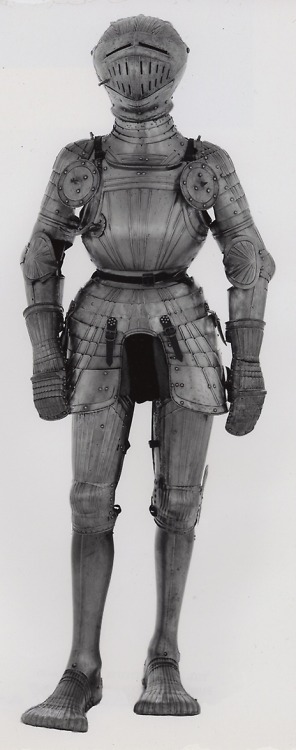 aic-armor:Fluted Field Armor, 1500, Art Institute of Chicago: Arms, Armor, Medieval, and Renaissance