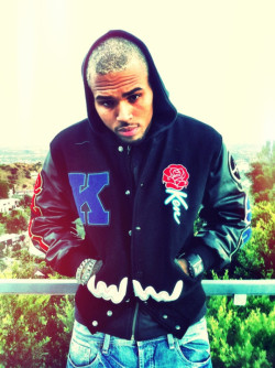 thecocoacumslut:  Chris Brown got a nice long dick