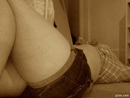 sexualchemistry:  Clothed, not clothed. 