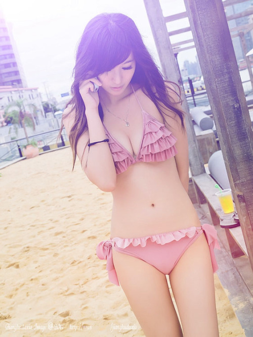 Sex lovely-asians:  Asian girl  Via definitecuties pictures