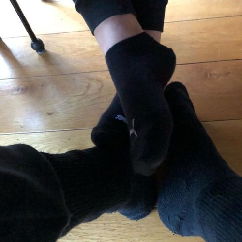 Rubbing our socked feet together with bae❤️ during dinner with parents  #girlsocks #girlfeet #girlfr