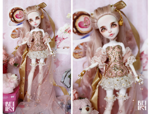  Sale  Monster high OOAK Catrine DeMew repaint custom doll 