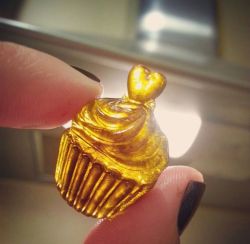 freddysbest:  ganjuana:  Dab art is a total mind fuck - how the hell do they accomplish this?   Candy moulds lol