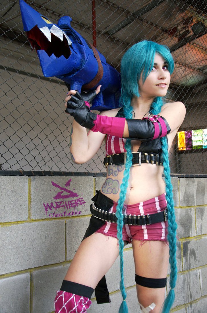league-of-legends-sexy-girls:  Jinx Cosplay https://www.facebook.com/ClaireRedfieldTankian