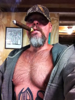 smokerpig:  dad is a redneck