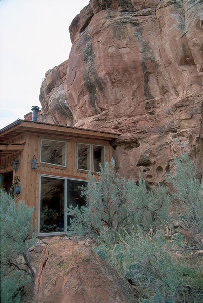 sleepingonparktables:One of several places I stayed in Colorado. Built into the canyon