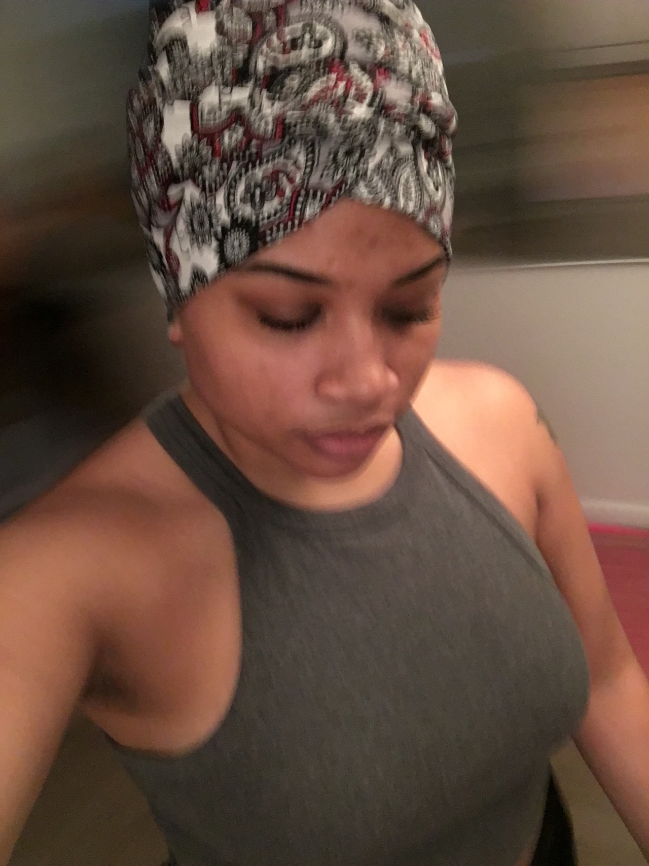 jessloveshurr:  I got so dizzy taking that second picture lol