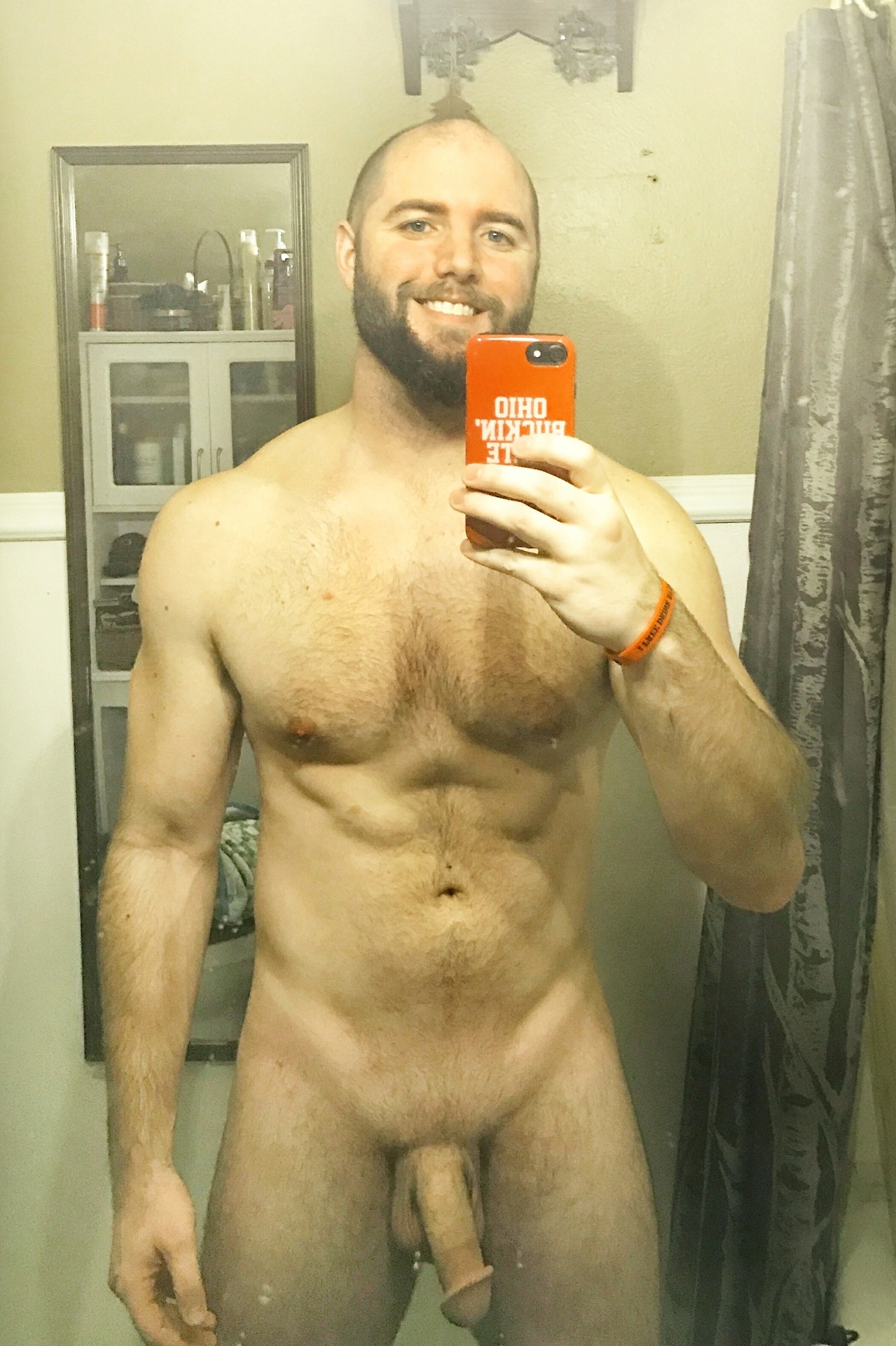 dadsboysbears: dadsboysbears: Lots of Dads Boys Bears Musclebears Redheads Black