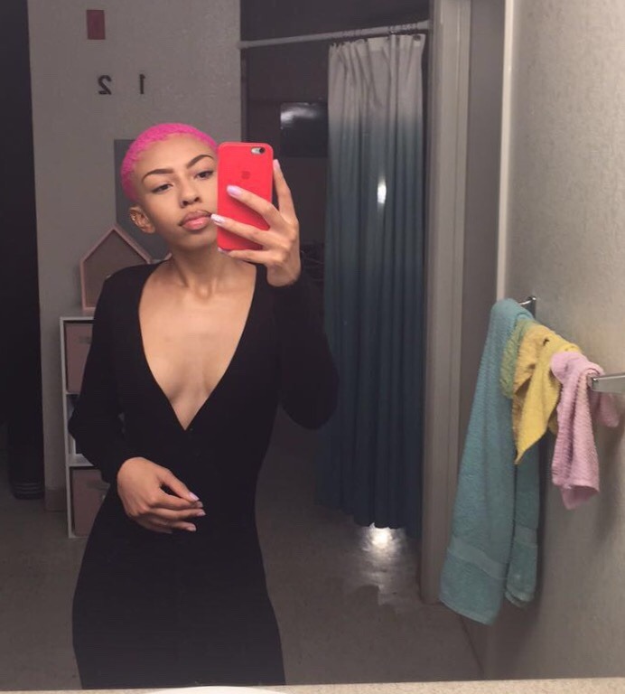 ksteazy:just me being a classy bubblegum wrapper.