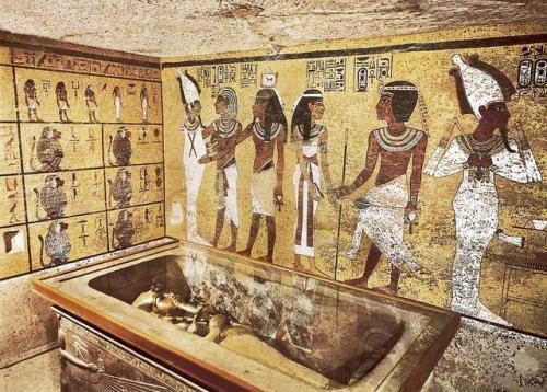 Burial Chamber of TutankhamunOn the main wall, King Tutankhamun his Ka before Osiris followed by a s