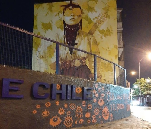 &ldquo;Chile opened it&rsquo;s eyes, &amp; the government closed them&rdquo; Mural outside of Univer