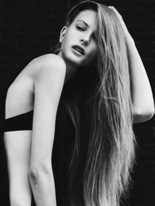 skeletaltales:  Aurika @ Next