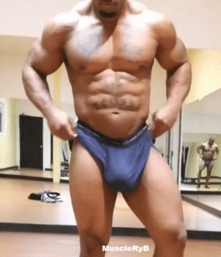 muscleryb:  6 bulge gif’s of Dectric Lewis  