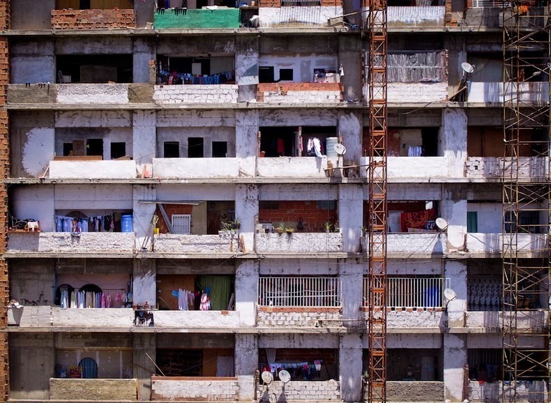 darlingvalentine:  ryanpanos:  Tower of David: the World’s Tallest Slum | Via The