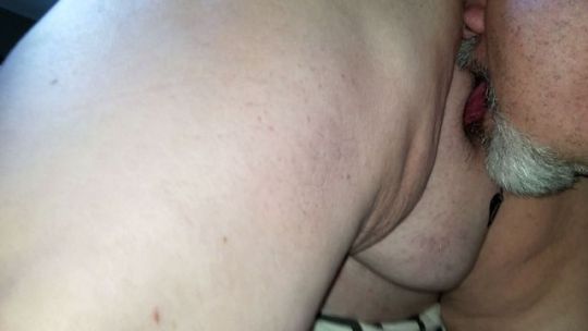 kristyalleyqos:  ♠️Kristy Alley♠️#KristyAlley #squirting takin a 8" BBC #BallsDeep with her husband helping. She is the BBW Queen of Spades in Detroit, MI 👑♠️Video Cumming soon on Southern Charms👇 WARNING PAGE - Adult ContentKristys