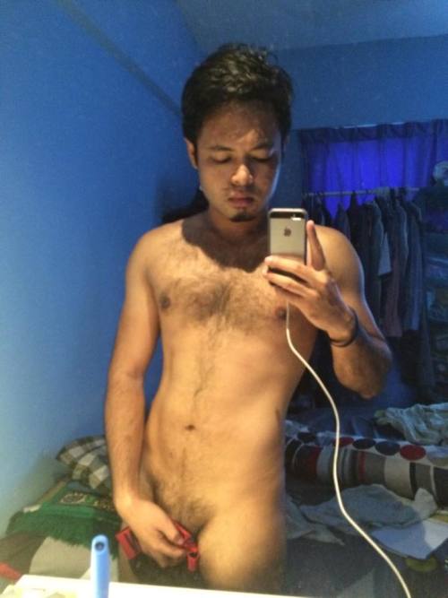 tmhotbox: This hot dude with small dick is  a friend of mine who send me his pics so I can post